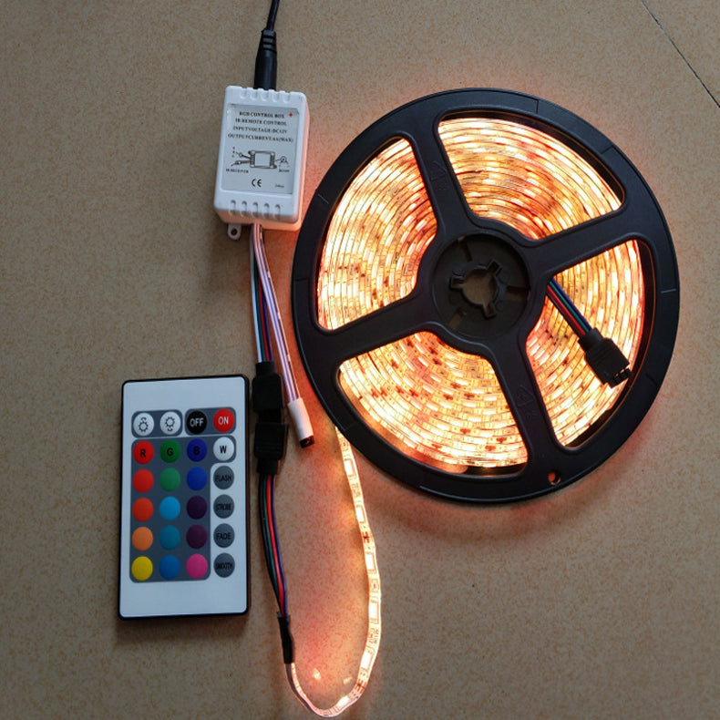 Kit Bandă LED 2835 RGB 10M. Rezistentă la apă