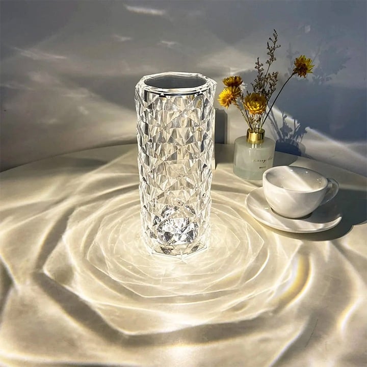 Lampa de masa LED cu efect cristal